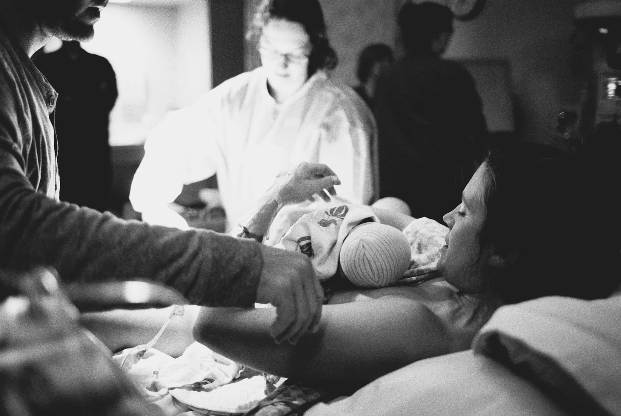 Portland Oregon birth photographer Simply Splendid newborn hospital film pacific northwest lexia frank 18