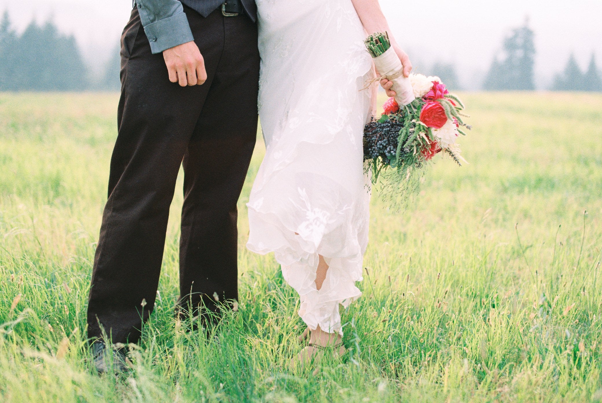 Oregon wedding photography, Columbia River Gorge, Parkdale, wedding flowers, Simply Splendid